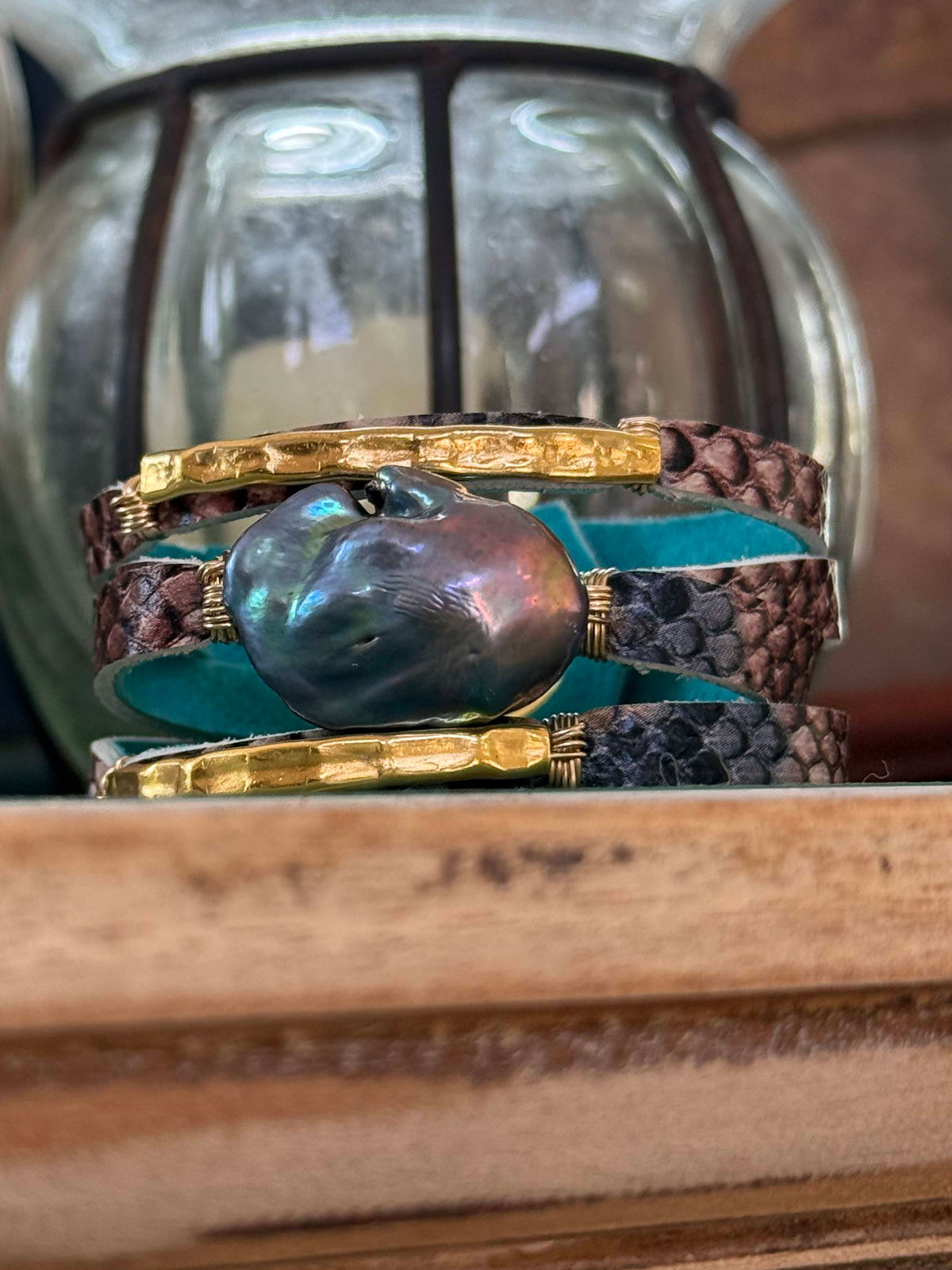 CARMELA PYTHON WITH UNIQUE PEACOCK BAROQUE PEARL BRACELET