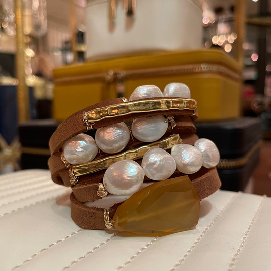 Yountville camel leather with white potato head pearls